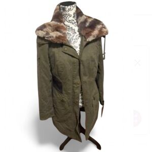 New York & Company olive green parka/utility jacket with a faux fur collar.